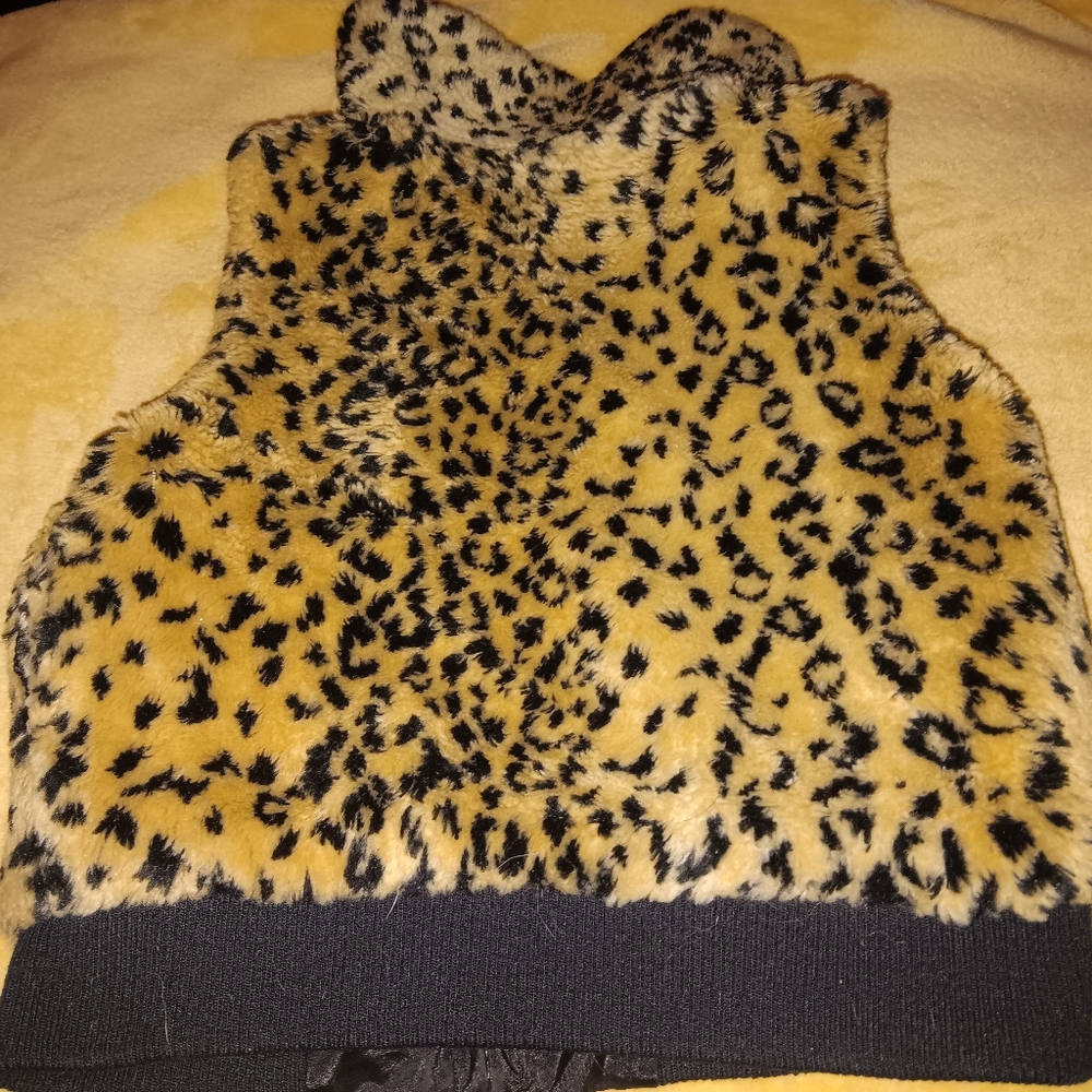 Girls size xsmall 4/5, Scooby Doo leopard print vest - Picture 3 of 5